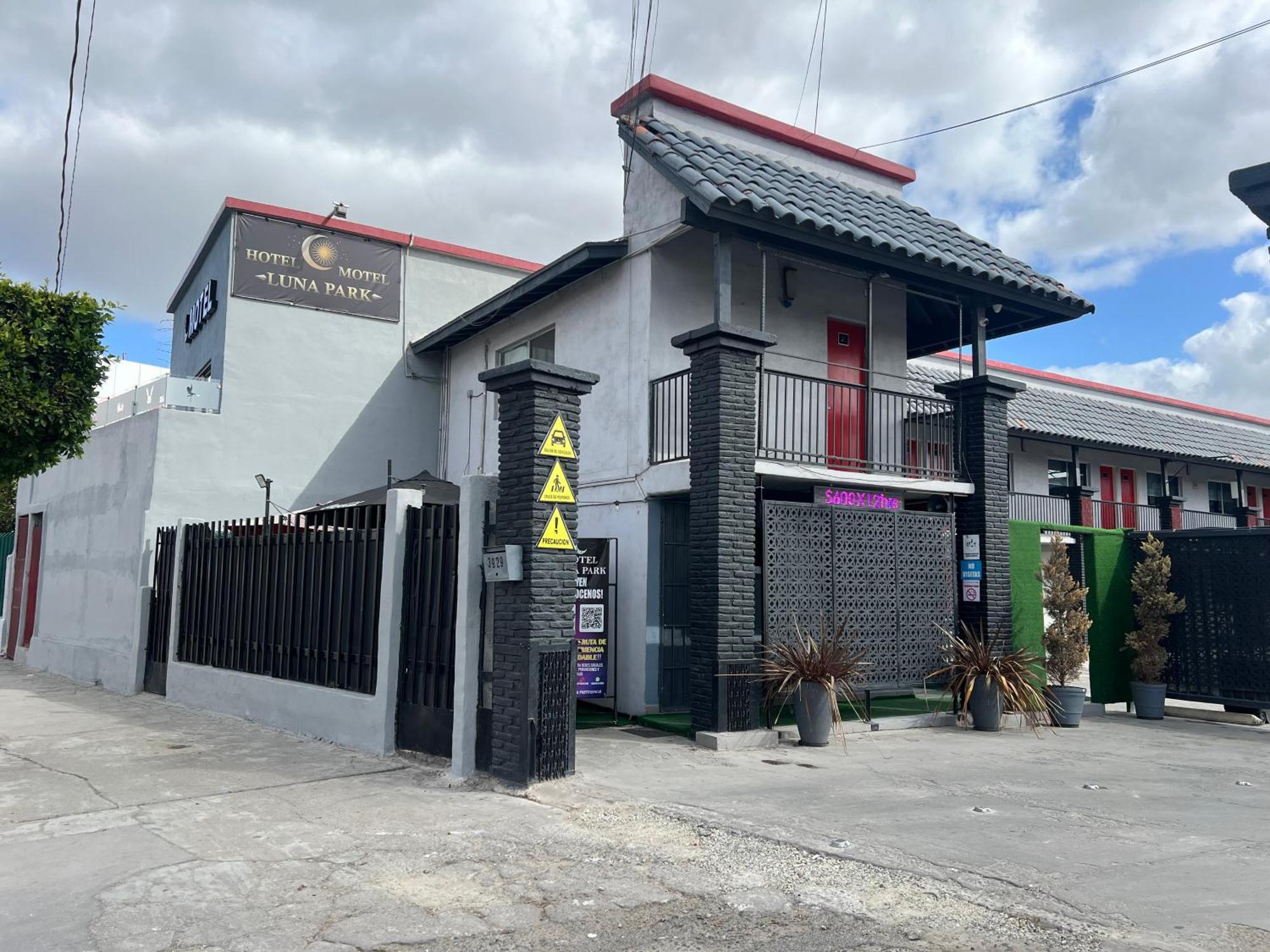 Hotel Luna Park Tijuana Exterior foto